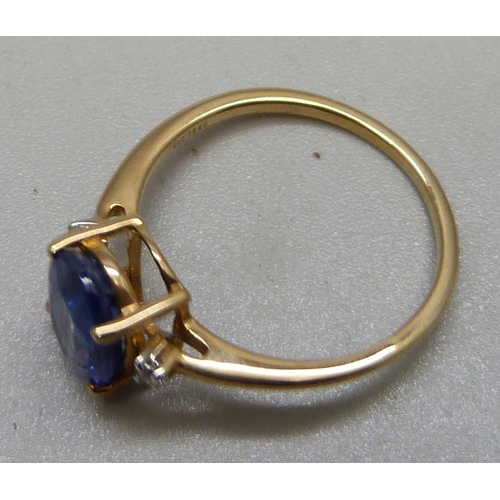 1079 - A 9ct gold, sapphire and white stone ring, 2g, N