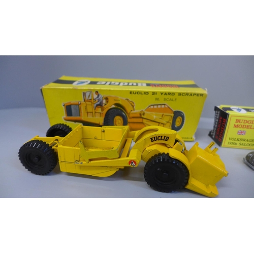 653 - Three Budgie model vehicles, boxed, large box a/f