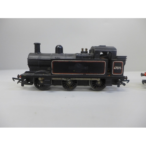 671 - Two Hornby 00 gauge locomotives