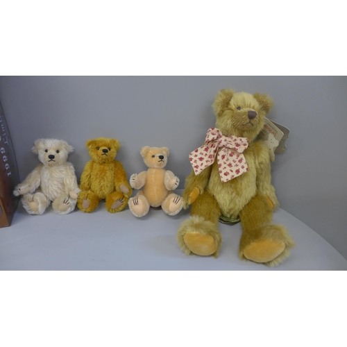 678 - Three mohair Teddy bears, Dean's Mini Bear, boxed, two Gund, 1997 and 1999, boxed and one other Gund... 