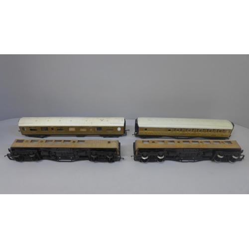 696 - Four 00 gauge model rail carriages