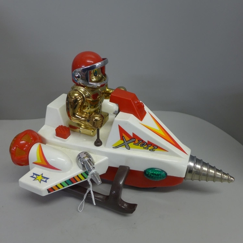 781 - A battery operated non-stop mystery action Fly-Eagle Spaceship