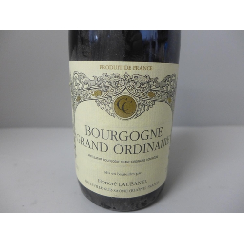 822 - One bottle of Bourgogne Grand Ordinaire 1992 red wine