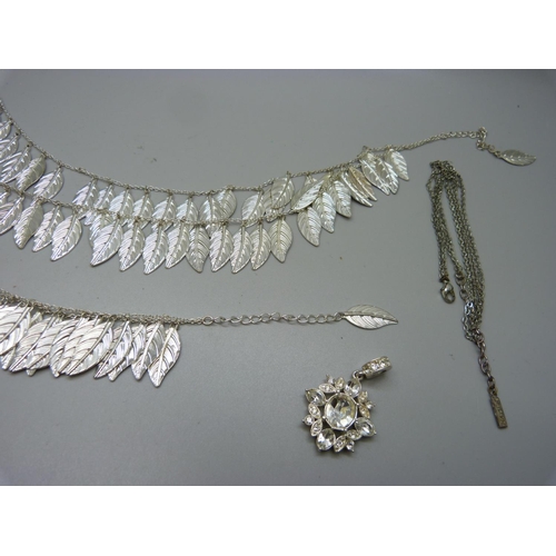 917 - A Napier pendant and chain and a costume necklace and bracelet