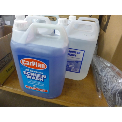 2005 - 2 x 5 ltr screen wash, 3 x 5 ltr de-ionised water, 1 x 5 ltr Total Quartz 9000 Energy SW-40 engine o... 