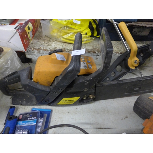 2021 - McCulloch petrol-driven chainsaw, 2 x 110v site lights and 1 x 240v site light