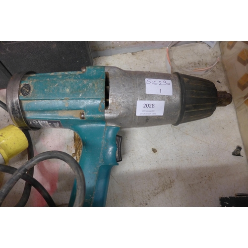 2028 - Makita 110v 19mm/ 4/5