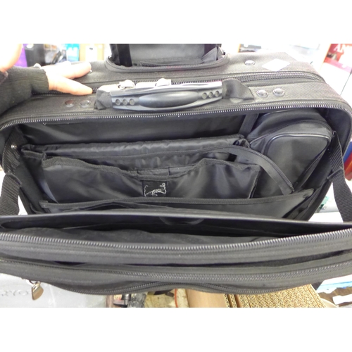 2106 - Heavy duty engineer's bags/trolley flight bag