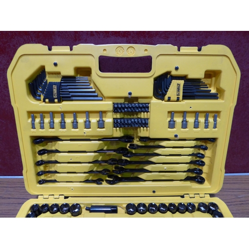 3089 - Dewalt Mechanics Set (282-598)  * This lot is subject to vat