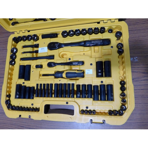 3091 - Dewalt Mechanics Set (282-600)  * This lot is subject to vat