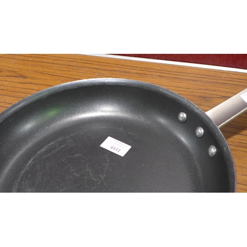 3159 - Tramontina Fry Pan 30cm      (282-324)  * This lot is subject to vat