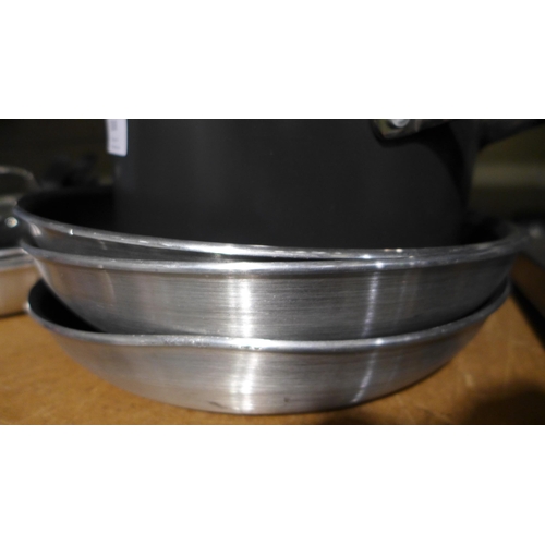 3188 - Greenpan 24cm Casserole pot, quantity of Tramontina Frying Pans   (282-316,323,325-329)  * This lot ... 