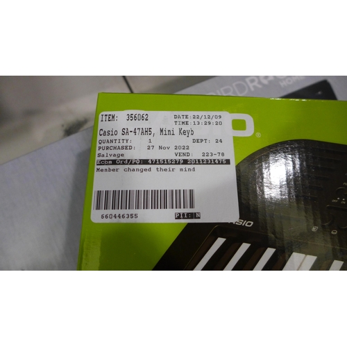 3267 - Casio Mini Keyboard SA-47AH5 in black    (282-135)  * This lot is subject to vat