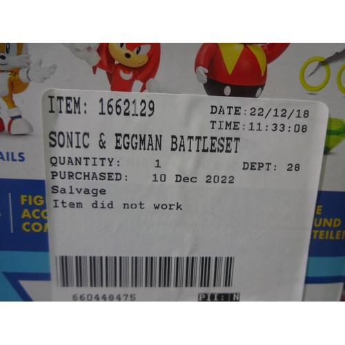 3320 - Sonic & Eggman Battleset, Mario Kart Racetrack (282-596,597)  * This lot is subject to vat