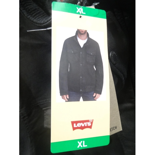 3355 - men's Levi black jacket, size XL * this lot is subject to VAT