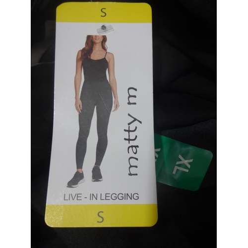 3386 - Bag of women's leggings, various styles/colours/sizes * this lot is subject to VAT