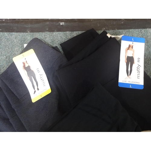 3389 - Bag of women's leggings, various styles/colours/sizes * this lot is subject to VAT