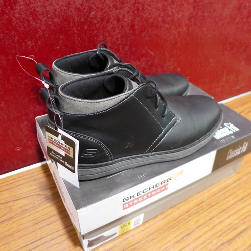 3406 - Pair of men's black Skechers boots, UK size 7 * this lot is subject to VAT