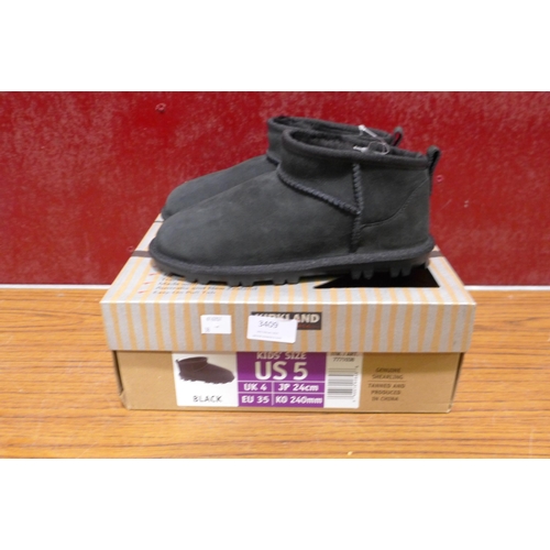 3409 - Pair of children's black Shearling boots, UK size 4 * this lot is subject to VAT