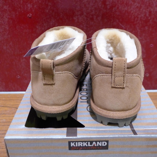 3410 - Pair of children's chestnut Shearling boots, UK size 4 * this lot is subject to VAT