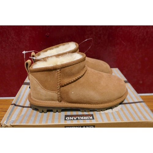 3415 - Pair of children's chestnut Shearling boots, UK size 12 * this lot is subject to VAT