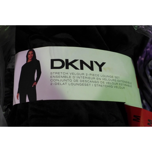 3426 - Bag of women's DKNY clothing including pyjamas and casual wear - mix of sizes/styles, etc. * this lo... 