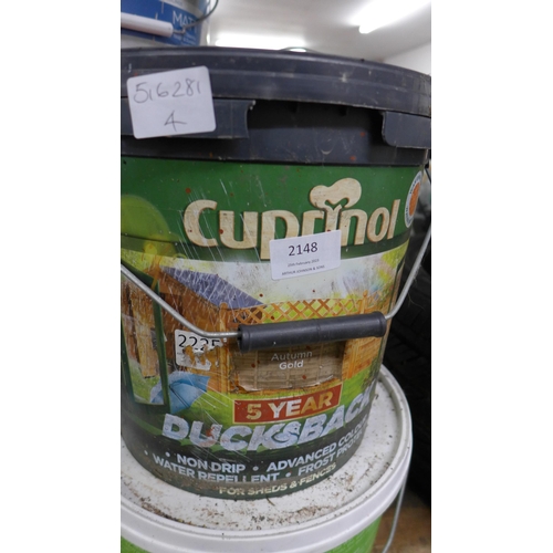 2148 - Mixed lot: approx. 8 tubs, paint, fence protector and Cuprinol Ducks Back wood finish