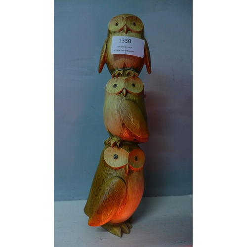 1330 - A wood effect owl trio tower, H 17cms (3033307)   #