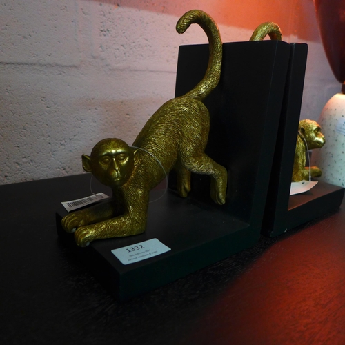 1332 - A pair of monkey bookends, H 20cms (701717)   #