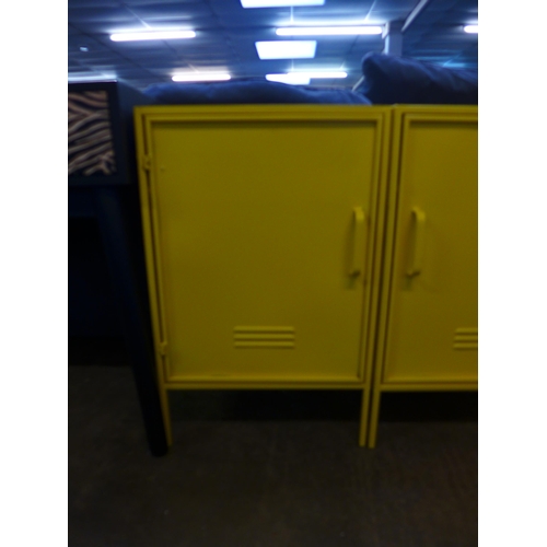 1531 - A yellow locker/side cabinet