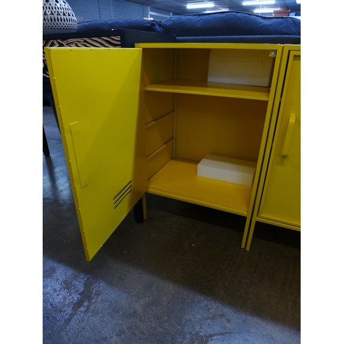 1531 - A yellow locker/side cabinet