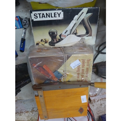 2024 - Jointmaster joiner's frame and Stanley No.4 wood plane both in original boxes