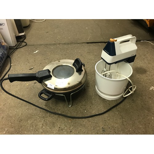 2066 - Scandinavian electric cooking top pan and Kenwood hand blender with bowl and stand