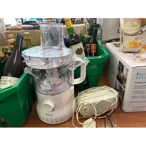 2084 - Kenwood food processor and Philips hand blender