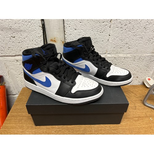 2301 - Nike Air Jordan 1 Racer UK8 blue mid top trainers