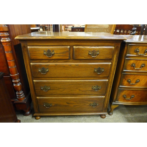 130 - An Ipswich oak chest of drawers