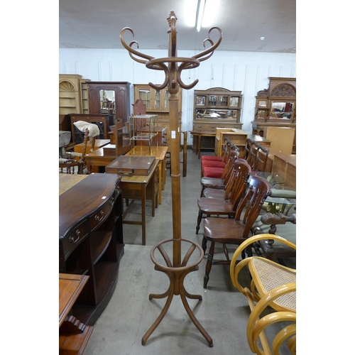 143 - A beech bentwood coat stand