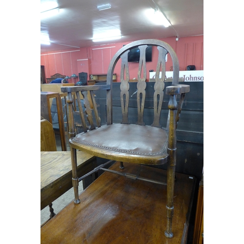 152 - A Victorian beech child's chair