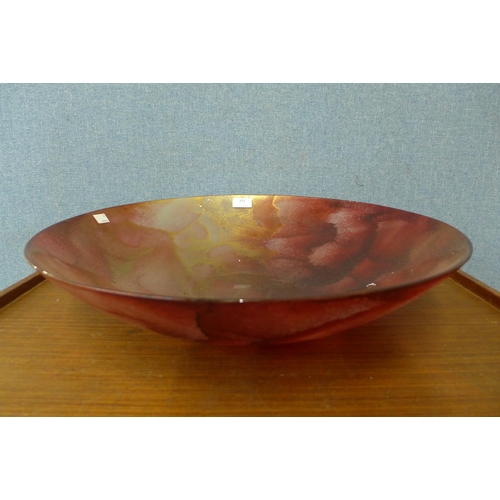 337 - A large red studio glass bowl/centrepiece