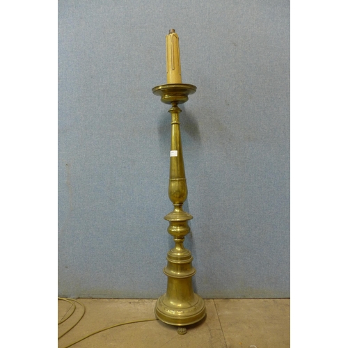 364 - An ecclesiastical brass lamp