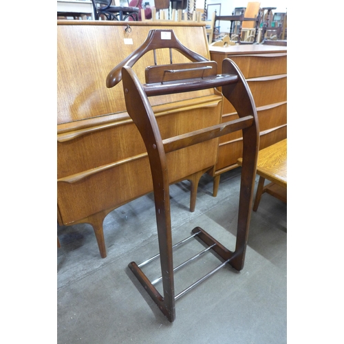 75 - A mahogany effect gentleman's valet stand