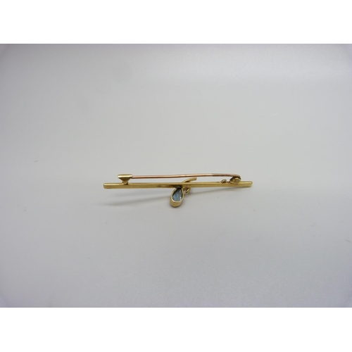 1009 - A 15ct gold, blue stone and pearl brooch, 3.8g