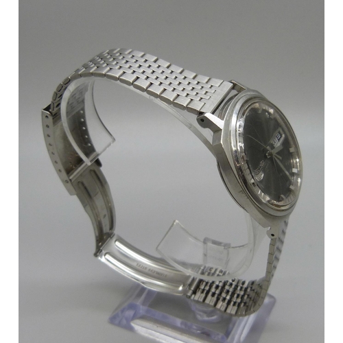 1088 - A Seiko 5 automatic wristwatch, 21 jewels