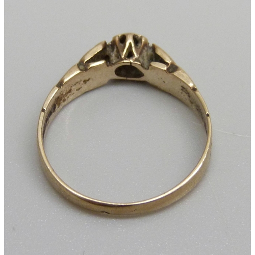 1104 - A 9ct gold and diamond ring, 2g, N