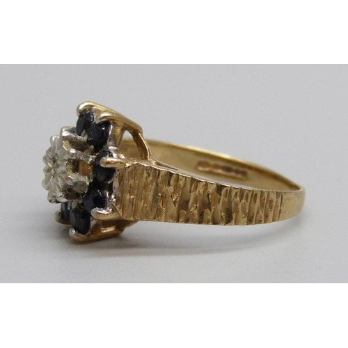 1112 - A 9ct gold, diamond and sapphire ring, 2.5g, J