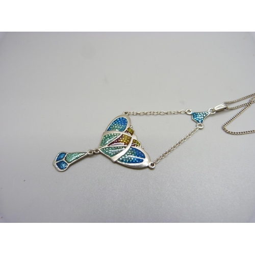 1121 - A silver and enamel Art Nouveau style necklet