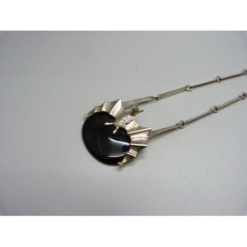 1122 - A silver bat necklace