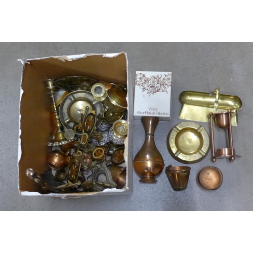 1191 - A box of metalware including brass and copper **PLEASE NOTE THIS LOT IS NOT ELIGIBLE FOR POSTING AND... 