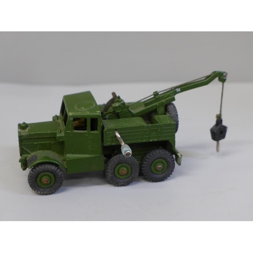 623 - A 661 Dinky Supertoys Military Recovery Tractor, boxed