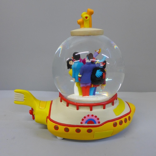 660 - A Beatles Yellow Submarine musical box